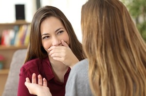 Tak zachowują się nadinteligentni ludzie. Podczas rozmowy zwróć uwagę na kilka znaków