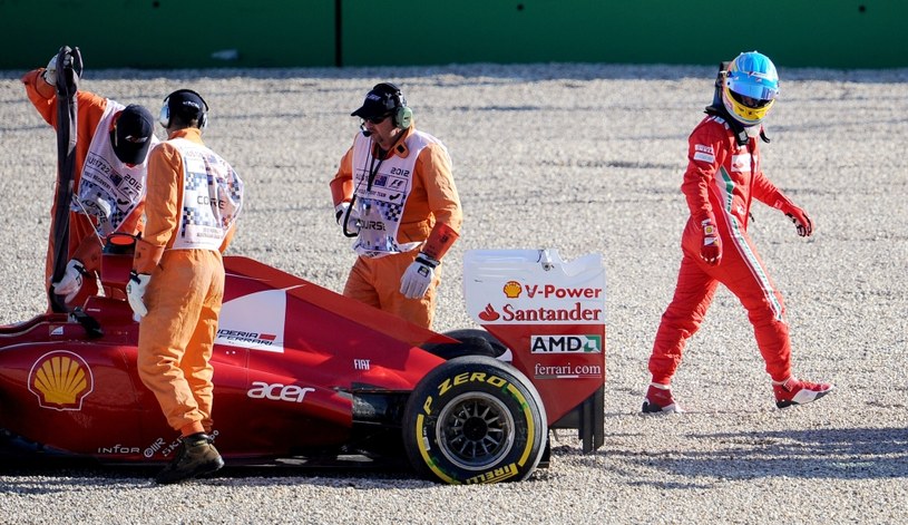 Tak zakończyła się jazda Fernando Alonso /AFP