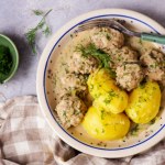 Tak zrobisz najlepszy sos koperkowy do klopsików. Dodaj to zamiast śmietany