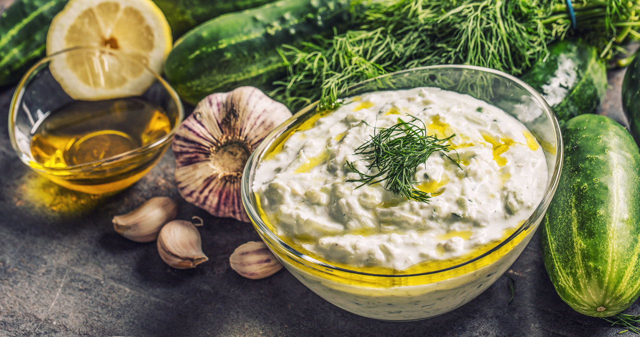 ​Tak zrobisz najlepszy sos tzatziki do grilla. Jeden składnik może zaskoczyć /123RF/PICSEL