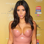 Taką bieliznę założy Kim Kardashian w walentynki? Kuszący strój niewiele pozostawia wyobraźni 