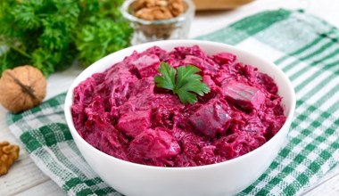 Taką sałatkę śledziową robi moja teściowa. Lepszej nie jadłam