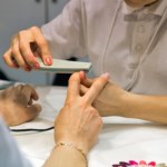 Taki manicure noszą teraz gwiazdy. Poproś o niego swoją stylistkę