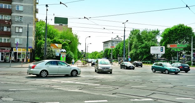 Taki widok nie należy do rzadkich. Szczególnie na zatłoczonych skrzyżowaniach. /Motor