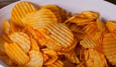 Takich chipsów już nie zjesz, Unia zakazuje sprzedaży. Mamy przepis na domową wersję, są supersmaczne