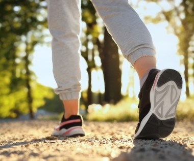 Takie chodzenie najlepiej spala tłuszcz. Znaczenie ma nie tylko ilość kroków