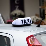 Taksówkarze przegrywają z aplikacjami. 1,6 tys. firm taxi zniknęło z rynku