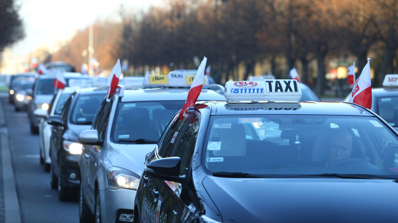 Taksówkarze w Warszawie planują protest /Tomasz Jastrzebowski/REPORTER /East News