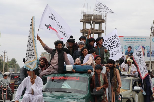 Talibowie świętowali rocznicę przejęcia władzy w Afganistanie /STRINGER /PAP/EPA