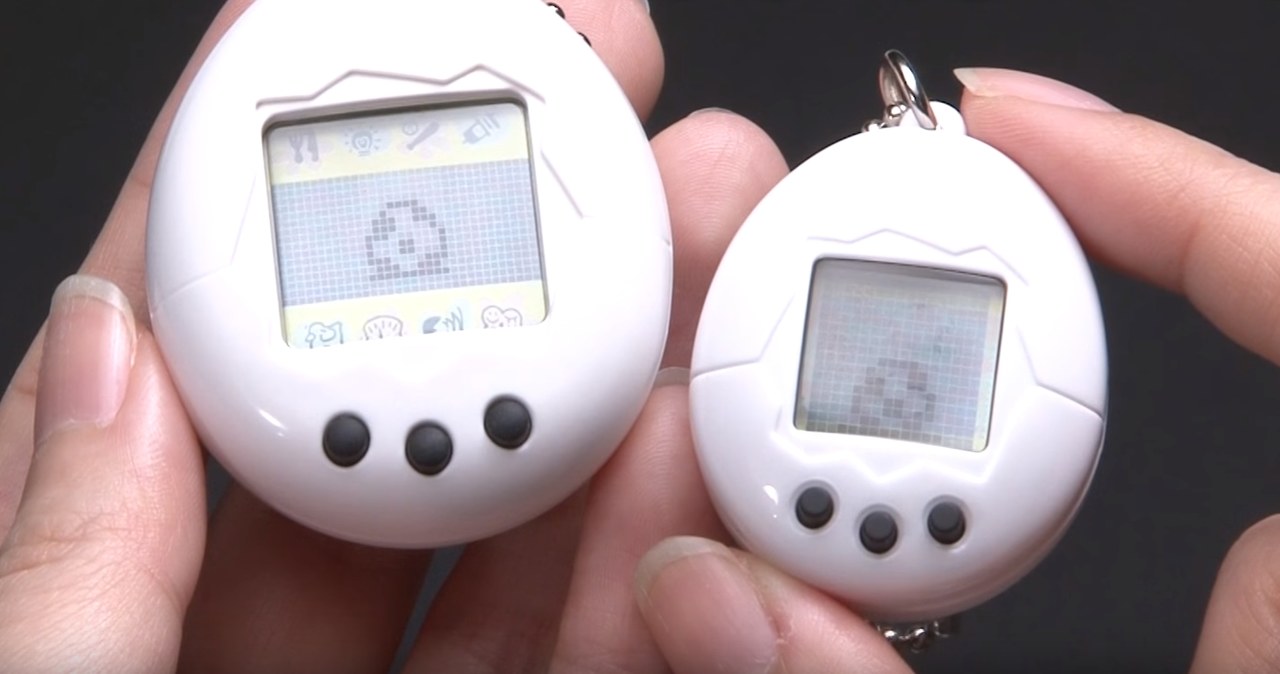 Tamagotchi - porównanie poprzedniego i nowego modelu urządzenia /materiały źródłowe