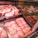 Tani drób z Chin zalewa Europę. Eksport "poza realną kontrolą" służb