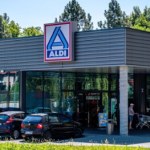 Tani tydzień w ALDI. Rabaty do 70% i promocje do niedzieli handlowej na kawę, słodycze i chemię