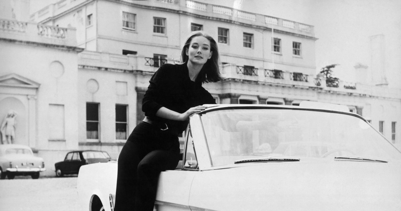 Tania Mallet w filmie "Goldfinger" (1964) /East News