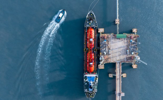 Tankowce zawracają. Paraliż eksportu ropy światowego potentata