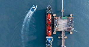 Tankowce zawracają. Paraliż eksportu ropy światowego potentata