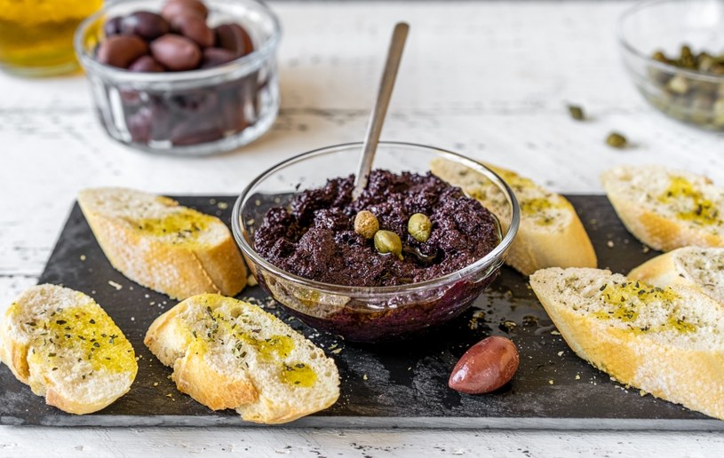Tapenada sprawdzi się jako dip /123RF/PICSEL