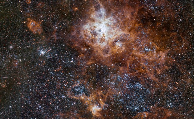 Tarantula w Obłoku Magellana wyraźna, jak nigdy