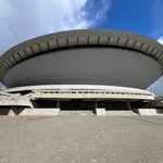 Tarasy i schody katowickiego Spodka do remontu. Hala ma już 54 lata