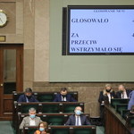 Tarcza branżowa, która przewiduje wsparcie dla firm, uchwalona przez Sejm