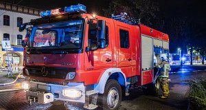 Tarnów: Pożar hali wypełnionej artykułami spożywczymi i napojami