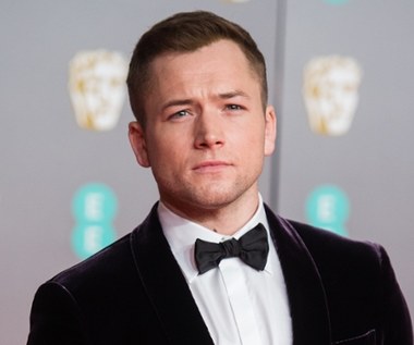 Taron Egerton zemdlał w trakcie występu. W jakim jest stanie? 