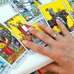 Tarot nie pozostawia złudzeń. Te znaki zodiaku w listopadzie czeka wstrząs