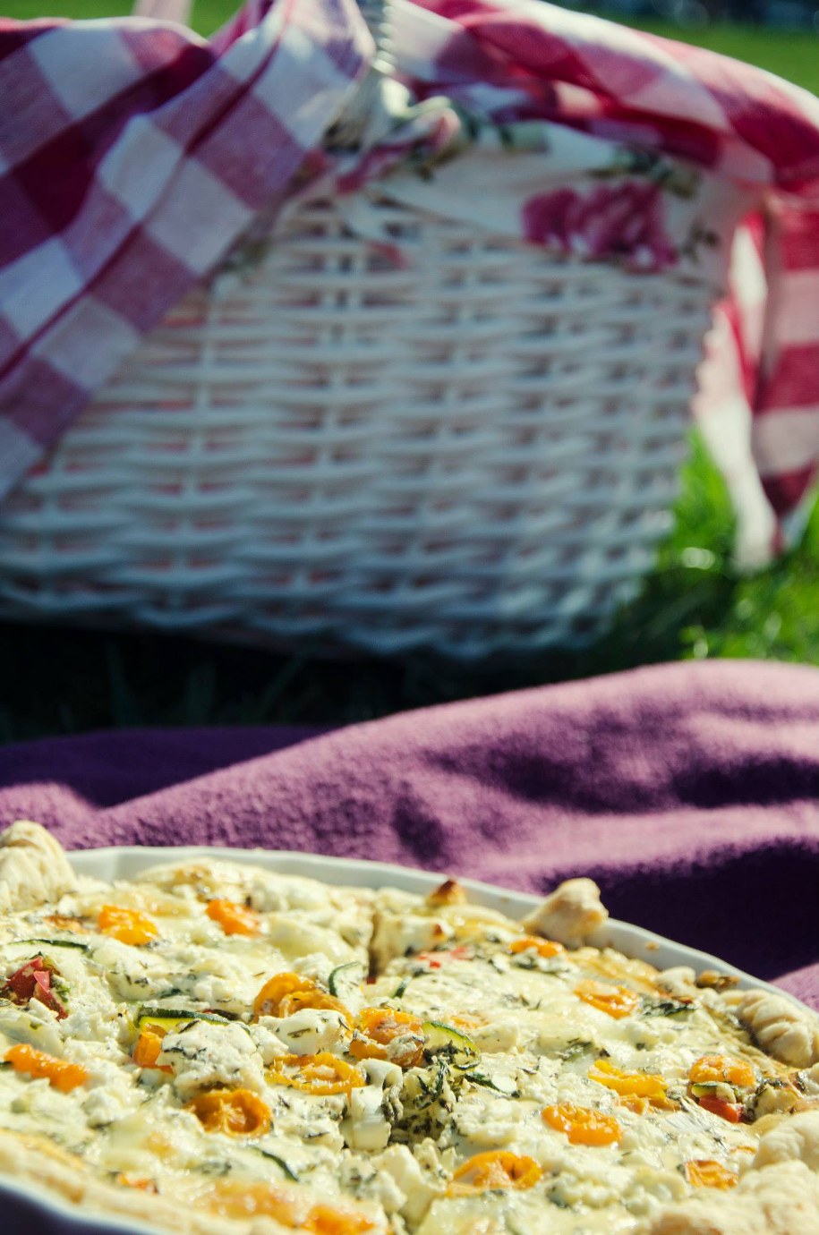 Tarta z pomidorkami koktajlowymi i serem kozim /Malwina Zaborowska /RMF FM