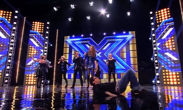 Tarzający się Kuba Wojewódzki hitem czwartej edycji "X Factor" (fot. "X Factor" / TVN) /