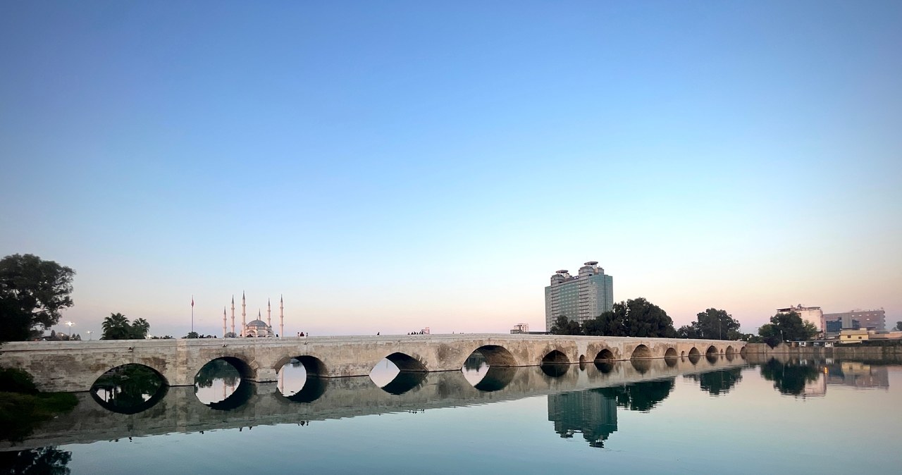 Taşköprü czyli dosłownie "kamienny most" to jeden z najciekawszych zabytków Adany /Agnieszka Maciaszek /archiwum prywatne