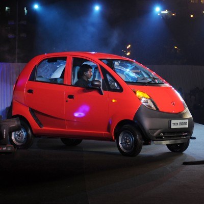 Tata Nano - najtańszy samochód na świecie /AFP
