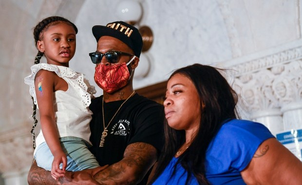 "Tata nie mógł oddychać". Tak 6-letnia córka George'a Floyda dowiedziała się o jego śmierci