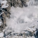 Tatry. Śnieżyce i huraganowy wiatr. Czwarty stopień zagrożenia lawinowego