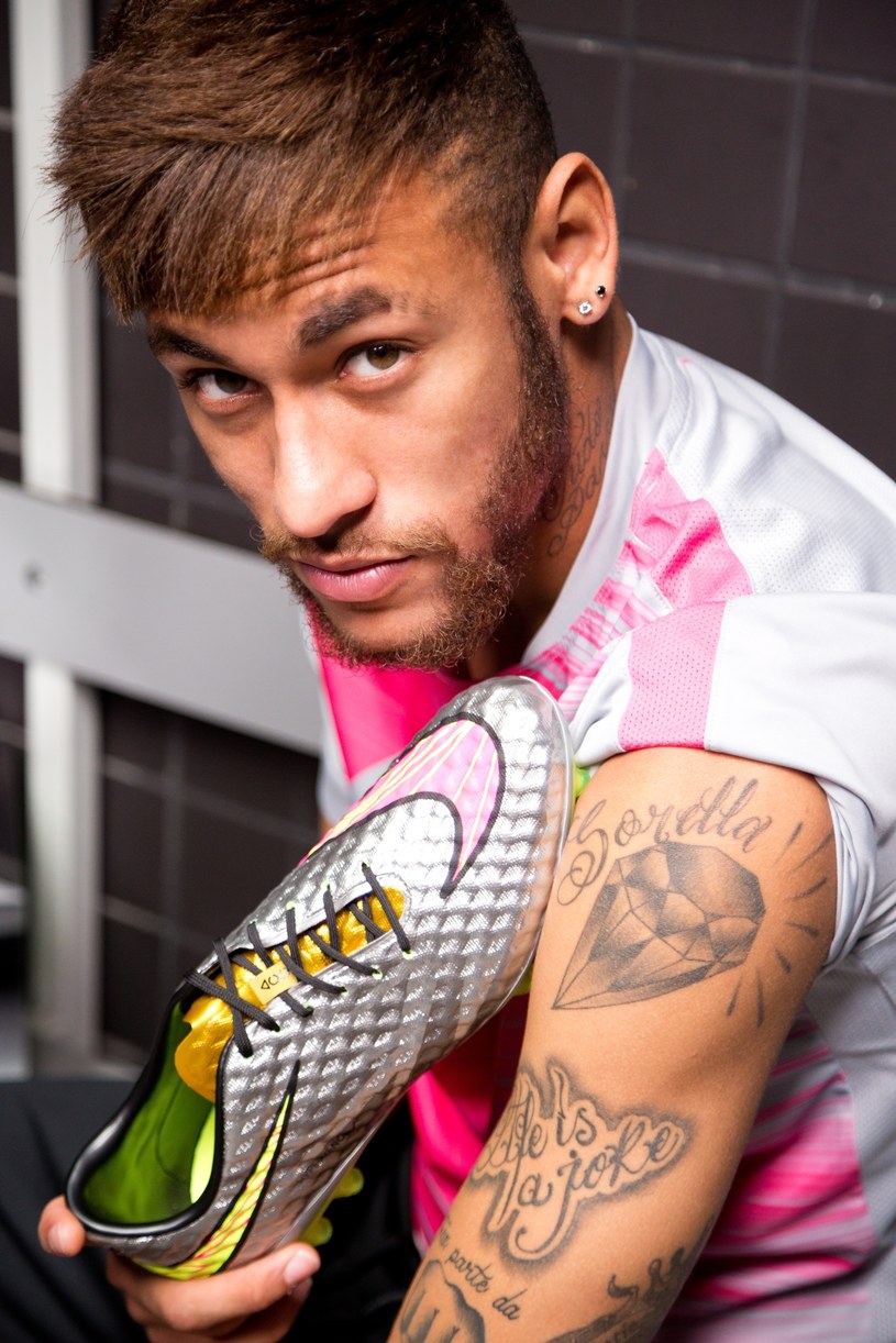 Tatuaż Neymara - inspiracja dla nowego modelu Hypervenom /materiały prasowe