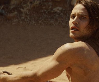 Taylor Kitsch w scenie z filmu "John Carter"