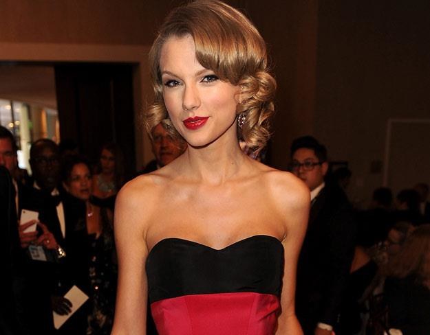 Taylor Swift: I jak tu jej nie kochać? (fot. Kevin Winter) /Getty Images/Flash Press Media