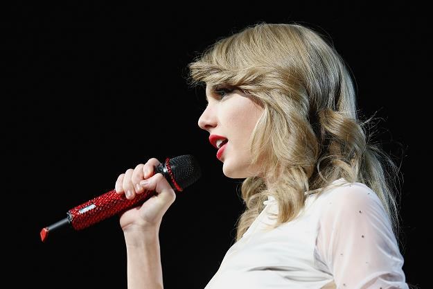Taylor Swift jeszcze w długich włosach fot. Andreas Rentz /Getty Images/Flash Press Media