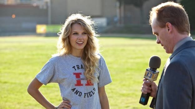 Taylor Swift ma już na koncie kinowy epizod w komedii "Walentynki" /materiały prasowe