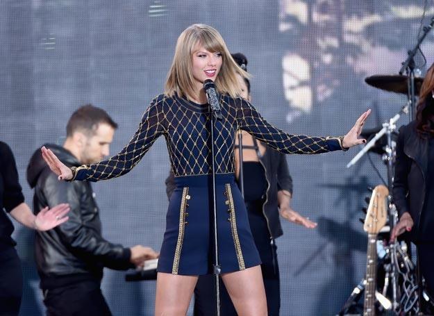 Taylor Swift na scenie - fot.  Jamie McCarthy /Getty Images