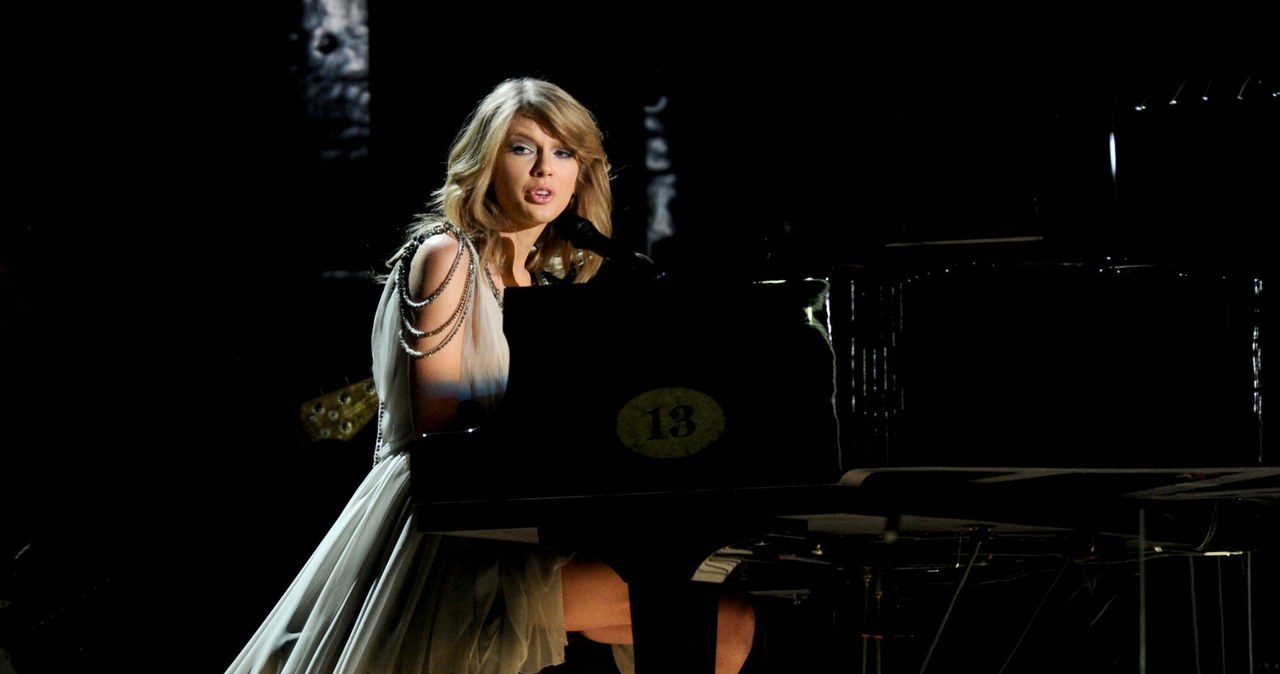 Taylor Swift podczas Ggali Grammy w 2014. Wykonała na żywo utwór "All Too Well" /0000554/Reporter /East News