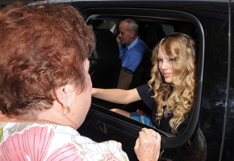 Taylor Swift spotkała przykra niespodzianka w Warszawie. To "kara" za latanie