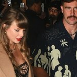 Taylor Swift w modnym płaszczu. Klasyk, który sprawdzi się niemal w każdej stylizacji