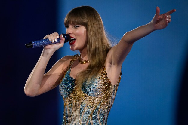 Taylor Swift w trakcie koncertu w Sydney /James Gourley/Shutterstock/Rex Features /East News