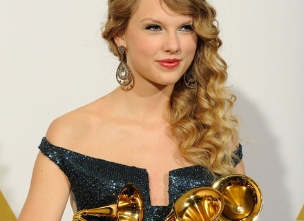 Taylor Swift z czterema nagrodami Grammy - fot. Kevork Djansezian /Getty Images/Flash Press Media