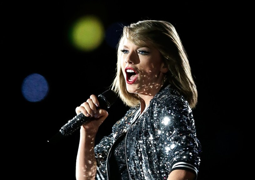 Taylor Swift /Mark Metcalfe /Getty Images