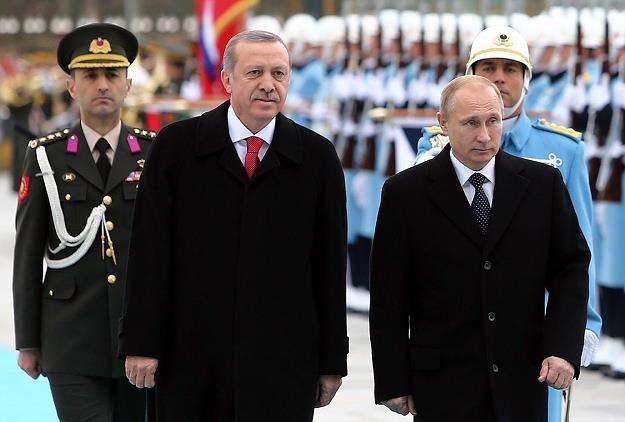 Tayyip Erdogan (2. z lewej), prezydent Turcji i Władimir Putin, prezydent Rosji /AFP