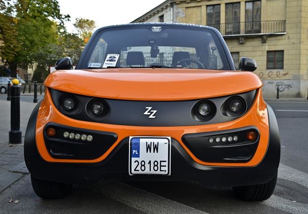 Tazzari Zero, auto elektryczne na ulicach warszawy. Fot. Włodzimierz Wasyluk /Agencja SE/East News