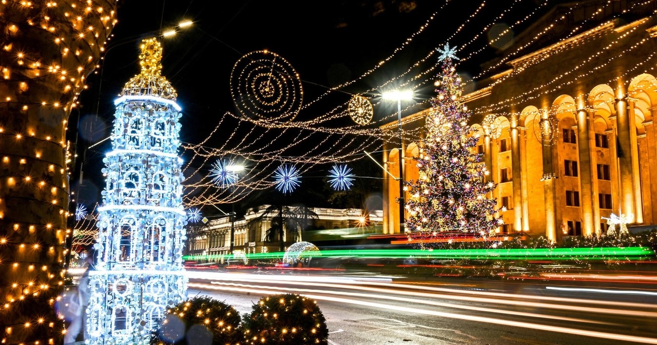 Tbilisi, Gruzja. Dekoracje świąteczne /Vano Shlamov / AFP /East News