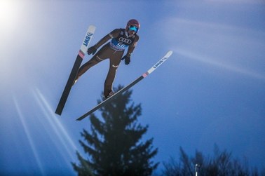 TCS w Bischofshofen: Kubacki wygrał kwalifikacje! Stoch 5. po skoku w gęstej mgle