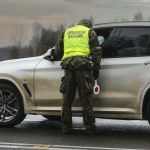 Te auta mogą zbierać dane. Wojsko Polskie reaguje ostrym zakazem wjazdu