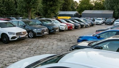 Te auta najszybciej tracą na wartości. Tesla na szczycie listy 